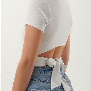 Bella tie back tee!
